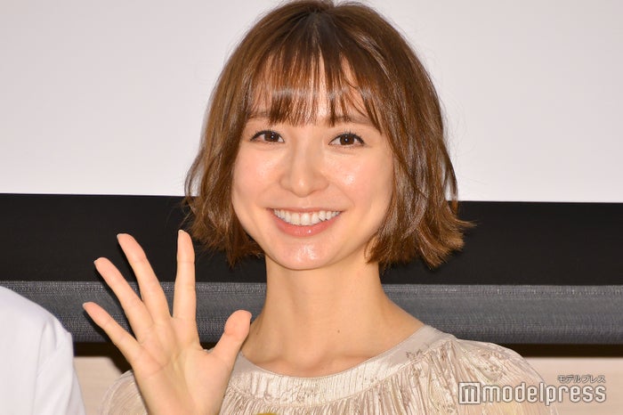 篠田麻里子 家族でディズニー満喫 夫 愛娘の写真公開 ニコニコニュース