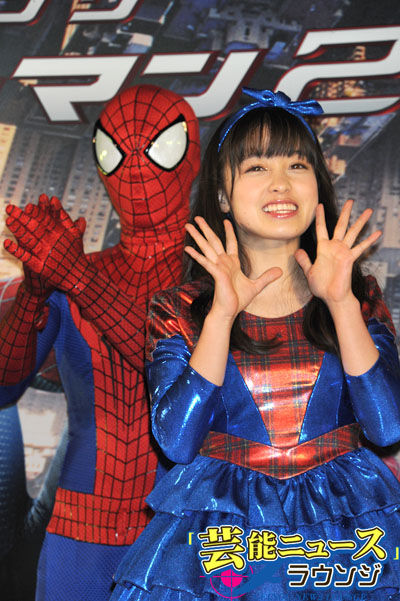 “天使すぎるアイドル”橋本環奈 大好きなスパイダーマンコスチュームでpr！新宿の前夜祭大盛り上がりに ニコニコニュース