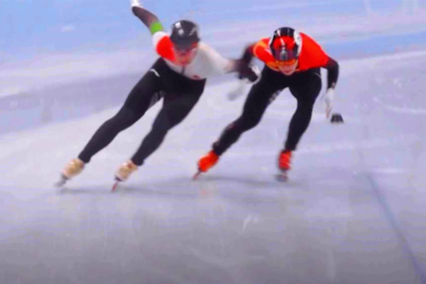 中国選手と接触したハンガリー選手が失格 中国選手が引っ張るような動作も 明らかに正当防衛 ニコニコニュース