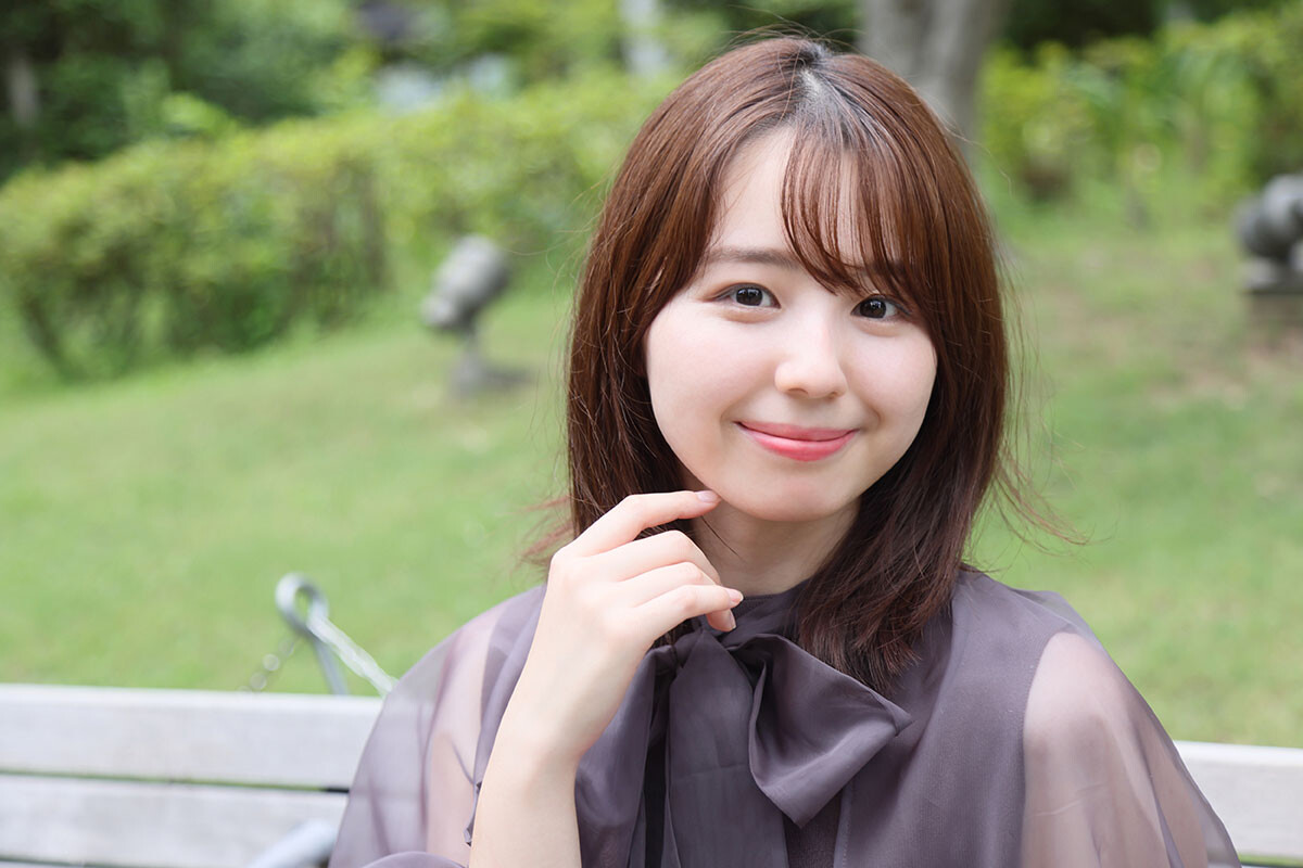 女優・小池里奈が語る初グラビアの記憶「お互い楽しみながら、自然な姿を撮ってもらうのが好きだったんです」【初グラビア物語 | ニコニコニュース