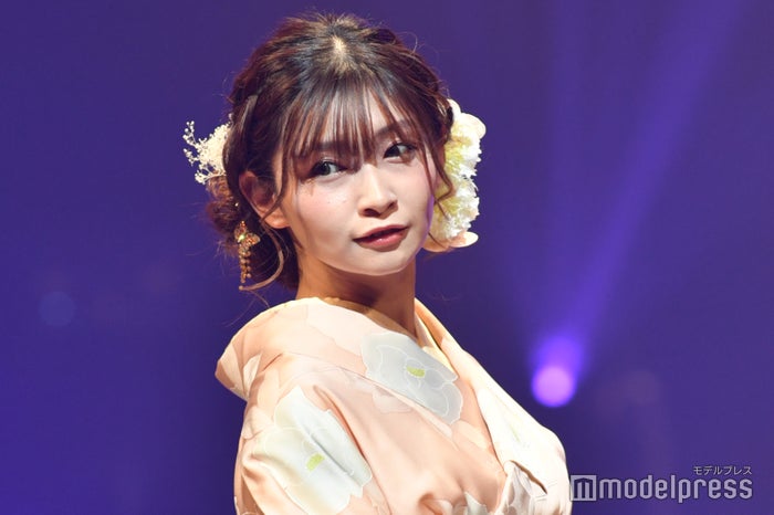 ミスモデルプレス 初代グランプリ 仲美由紀 妖艶な表情浮かべ 和装ステージトリ飾る Fashion Leaders ニコニコニュース