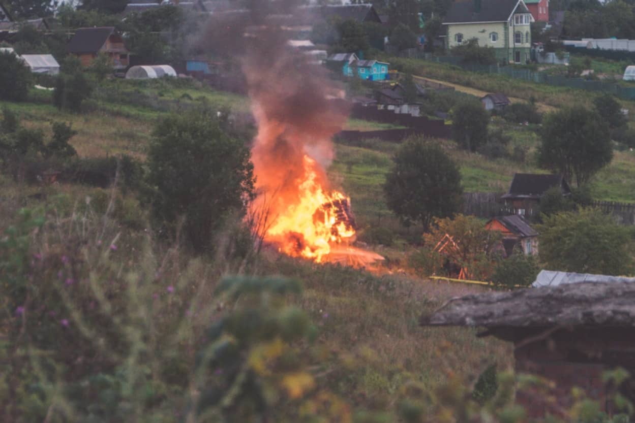 知らない女性が電話にでたから 彼氏の家を放火した女性 浮気と勘違い ニコニコニュース