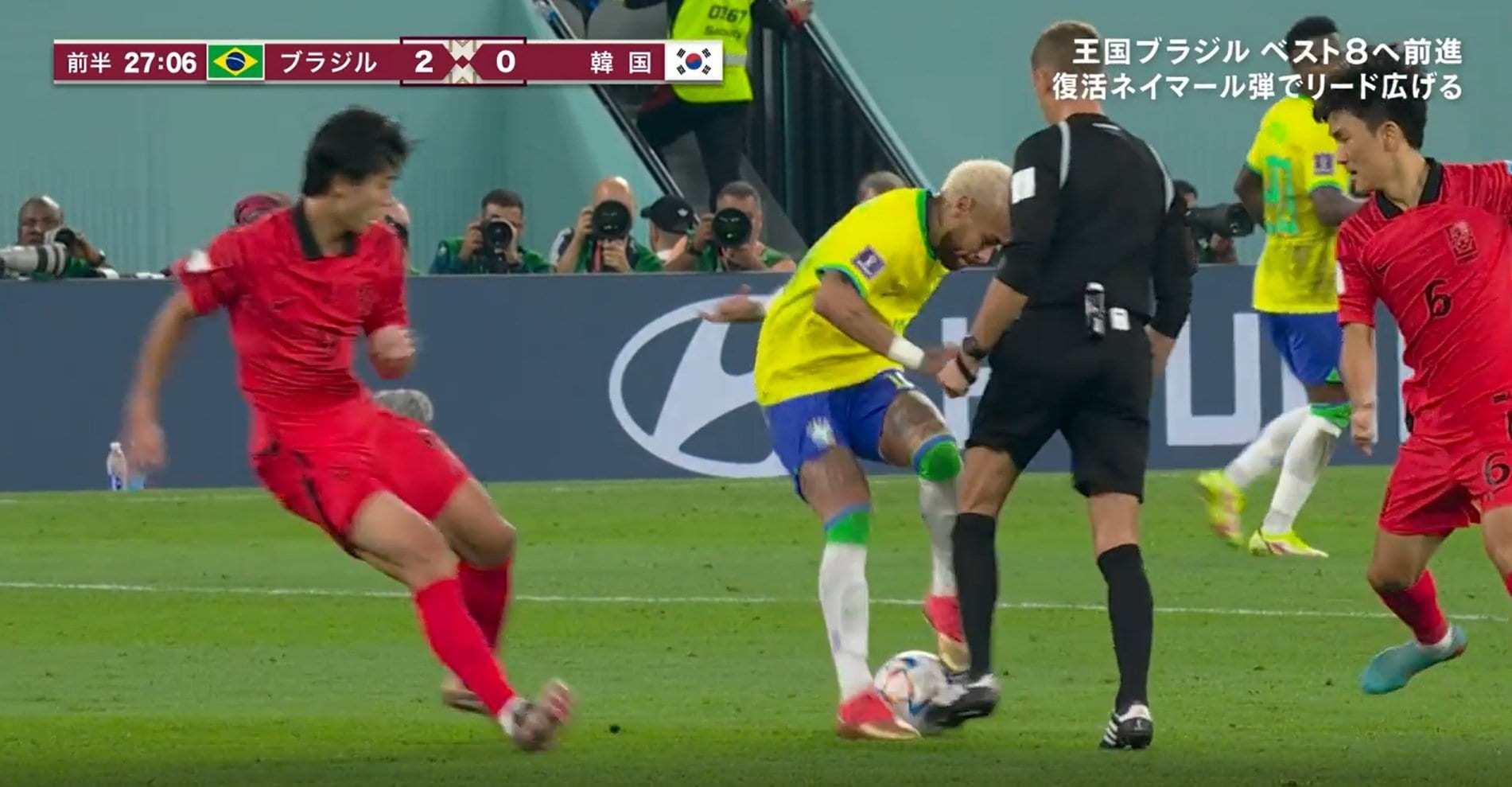 故障明けのネイマール 楽し気に審判をルーレットでかわす 3人で囲んでもすり抜ける絶技に 遊んでる ファン脱帽 ニコニコニュース