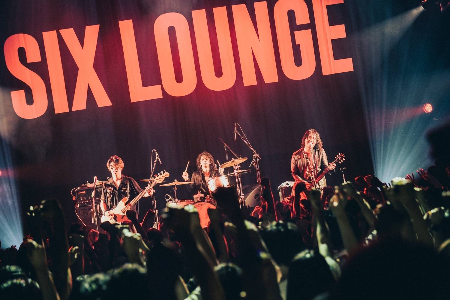 SIX LOUNGE、Dragon Ashを迎えZepp Shinjukuより全国対バンツアー開幕 最新曲「Paper | ニコニコニュース