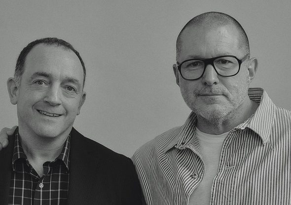  Apple、元デザインチーフのジョニー・アイブ氏との提携を解消