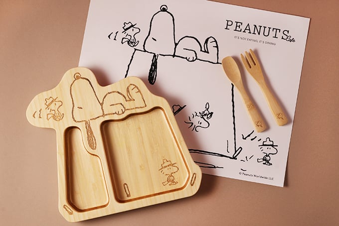 オンラインショップ限定も！PEANUTS Cafe スヌーピーミュージアム リニューアルオープン記念グッズ | ニコニコニュース
