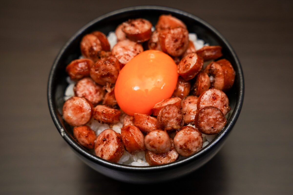 粗品の“ヤバすぎる夜食”は食べるのが怖いレベル… 「見てるだけで胃もたれした」の声も | ニコニコニュース