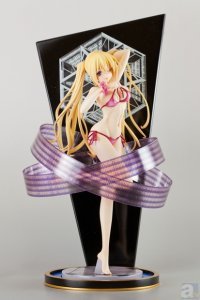 PLUM、『トリニティセブン』迫力の水着フィギュア「リーゼロッテ