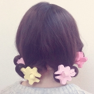 メチャ使える と噂の 100均 ふわっとゆるめカーラー 攻略法 ニコニコニュース