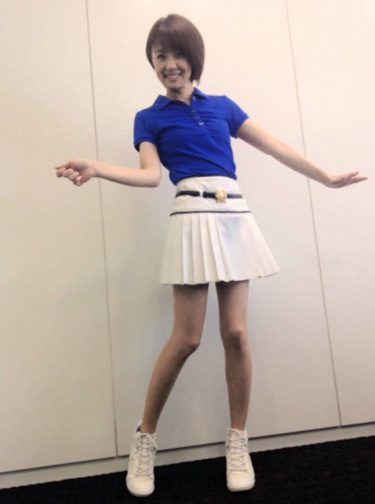 小林麻耶のミニスカ生足美脚がエロ可愛いすぎるとネット上で話題に ニコニコニュース