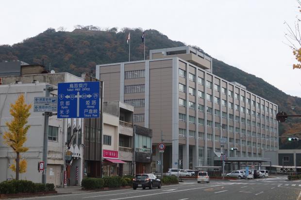 トイレで女子高生の下半身盗撮　県立高校事務職員(40)懲戒免職　職員は「校内で盗撮を複数回やった」 | ニコニコニュース