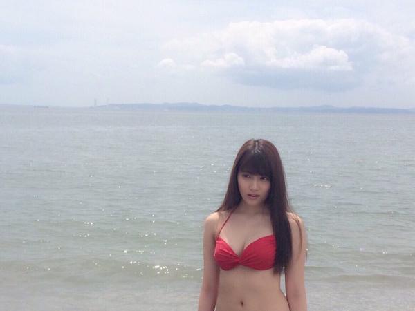 Akb入山杏奈の水着姿が美しい 撮影オフショットにファン歓喜 写真3枚あり ニコニコニュース