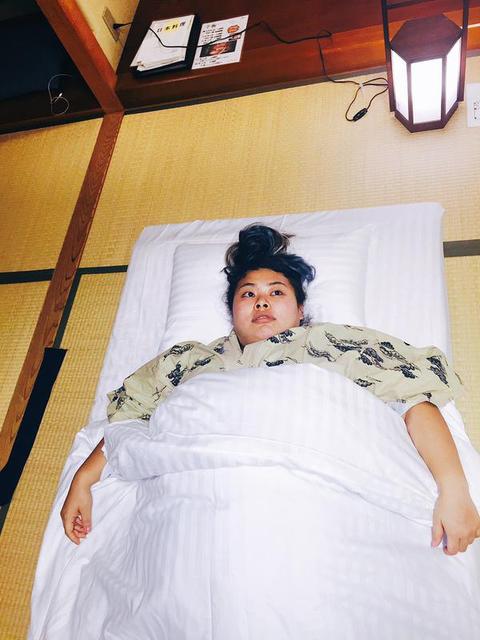 渡辺直美の力士な寝姿に騒然 インパクトありすぎな写真に 何部屋 ニコニコニュース