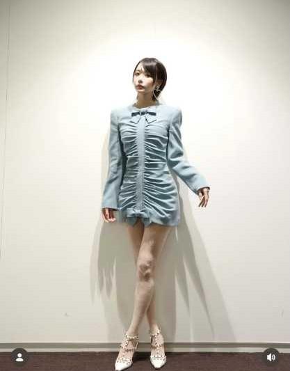 あのちゃん、超ミニ丈ワンピで美脚を披露！完成披露試写会で魅せた“美