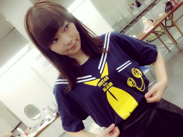 Hkt指原莉乃が しぇからしか グッズtシャツを着用 セーラー服仕立に おっ めっちゃ似合う ニコニコニュース