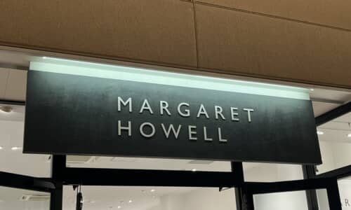 マーガレット・ハウエルのシンプルバッグが話題に
