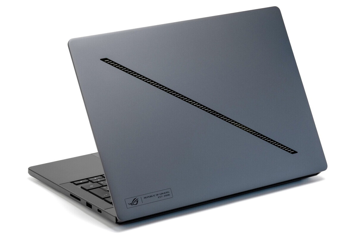 ASUS「ROG Zephyrus G14」レビュー。薄型アルミボディにPanther 