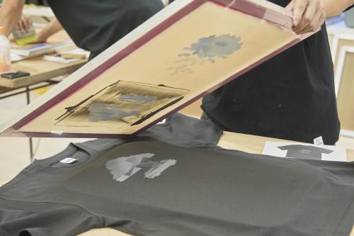 手作りTシャツ店で自分だけの一着を作ろう！
