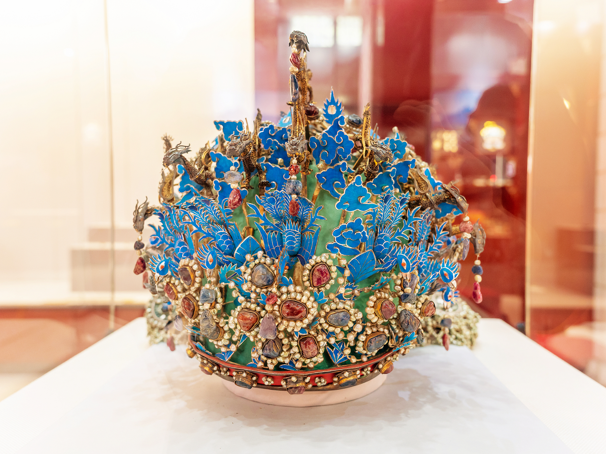 中国古玩 七宝龍鳳瓶　天皇皇后即位十周年記念 中国古代で最も豪華な皇后鳳冠「十二龍九鳳冠」が登場 | ニコニコニュース