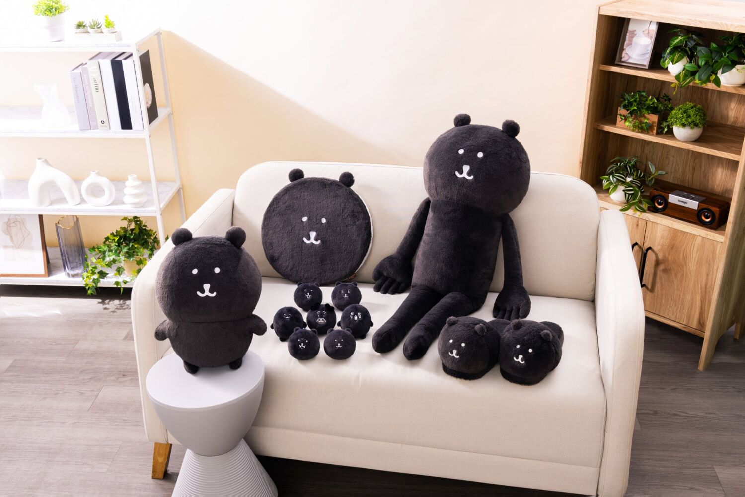 ナガノキャラクターズから真っ黒な姿のハズレなしぬいぐるみくじが販売