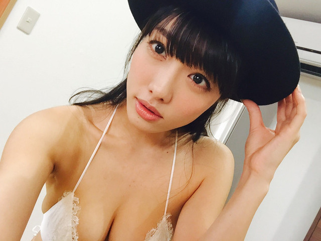 グラドル今野杏南、目がいくgカップ水着姿がセクシー！撮影オフショットに「エロかわ過ぎ」「結婚してくれませんか？」【写真 ニコニコニュース