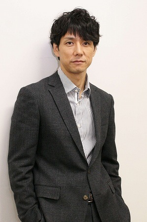 ほうれい線すらも謎めいている西島秀俊は 二枚目俳優の中でも稀有な例 ニコニコニュース