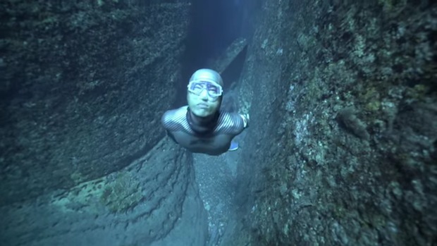 プロフリーダイバー篠宮龍三による与那国島海底遺跡の4k映像が美しい ニコニコニュース