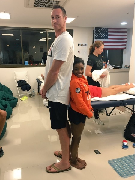 オリンピックの体操選手とバレーボール選手が一緒に写真に写ったら 身長差がスゴすぎる１枚の写真が話題に ニコニコニュース