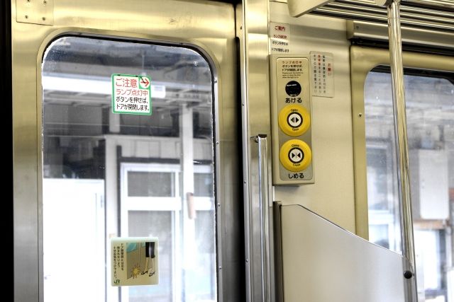 都会人は知らない 乗客がドアを開け閉めする ボタン式電車 のマナー ニコニコニュース