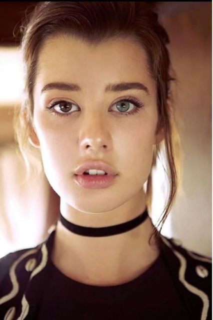 アニメのよう 左右違う色の目をもつ オッドアイ が魅惑的すぎる件 ニコニコニュース