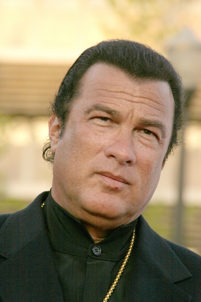 沈黙 シリーズのスティーヴン セガール ウクライナへ入国禁止に ニコニコニュース