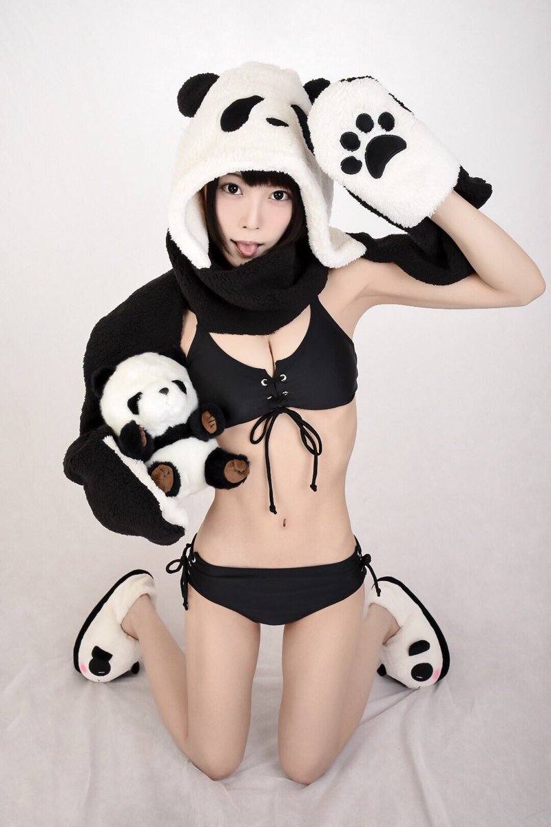 本物のパンダを超えた Fカップ人気コスプレイヤー 山吹りょうの 黒ビキニ パンダ コスプレが可愛すぎると話題に う ニコニコニュース