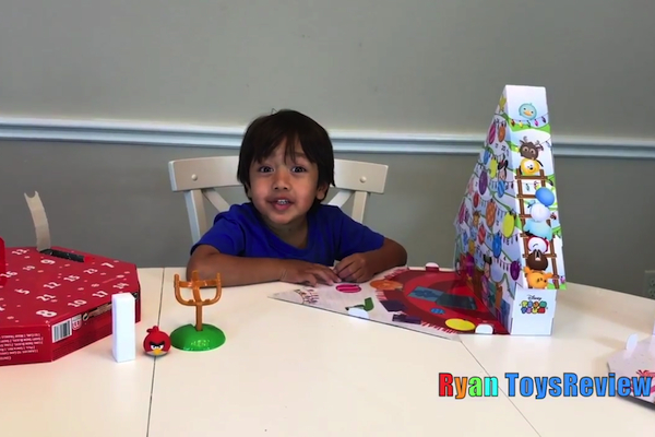 6歳男児がおもちゃレビューの動画で12億円を稼ぐ ニコニコニュース