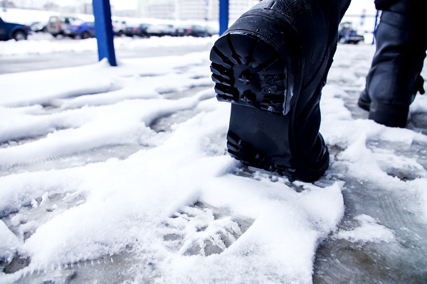 雑学 雪道や凍結した道路で滑らない方法 滑りにくい靴情報のまとめ Hayashunのブログ