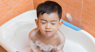 お風呂でおしっこをしたがる6歳児 この習慣をやめさせるには ニコニコニュース