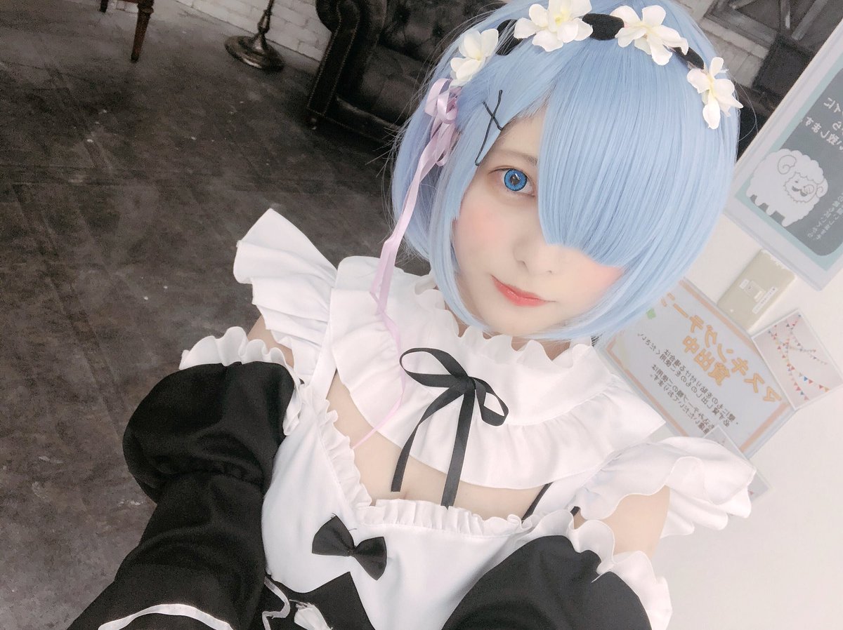 話題のコスプレイヤー うらまるの リゼロ レムコスプレ が尊い 完璧ですね リアルレムだ ニコニコニュース