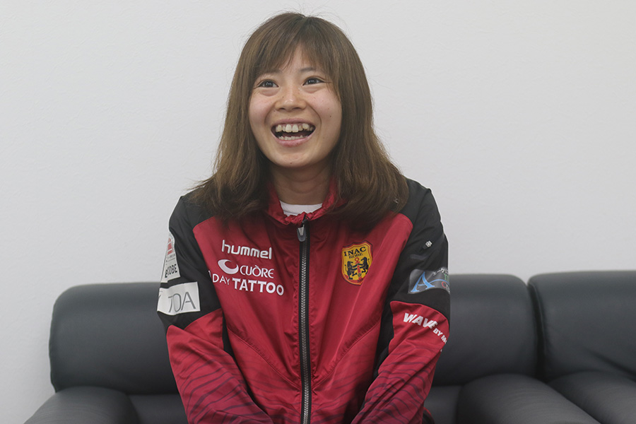 Inac副将 伊藤美紀が描く理想のボランチ像 挑戦の18年 に掲げた課題とは ニコニコニュース