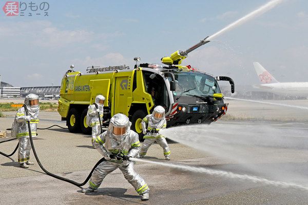 日本でここだけ 黄色い消防車 関空に 赤じゃない理由 空港ならではの事情 ニコニコニュース