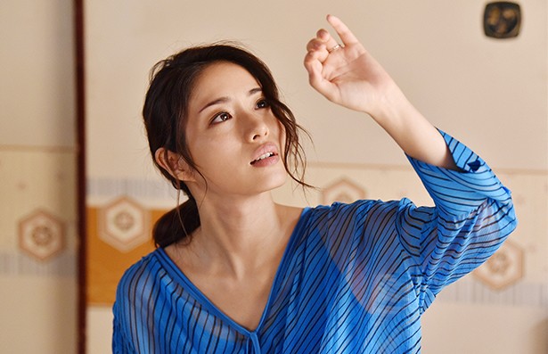 石原さとみ 色気全開 ラブシーンに 代わってくれぇぇ の声 高嶺の花 に注目集まる ニコニコニュース