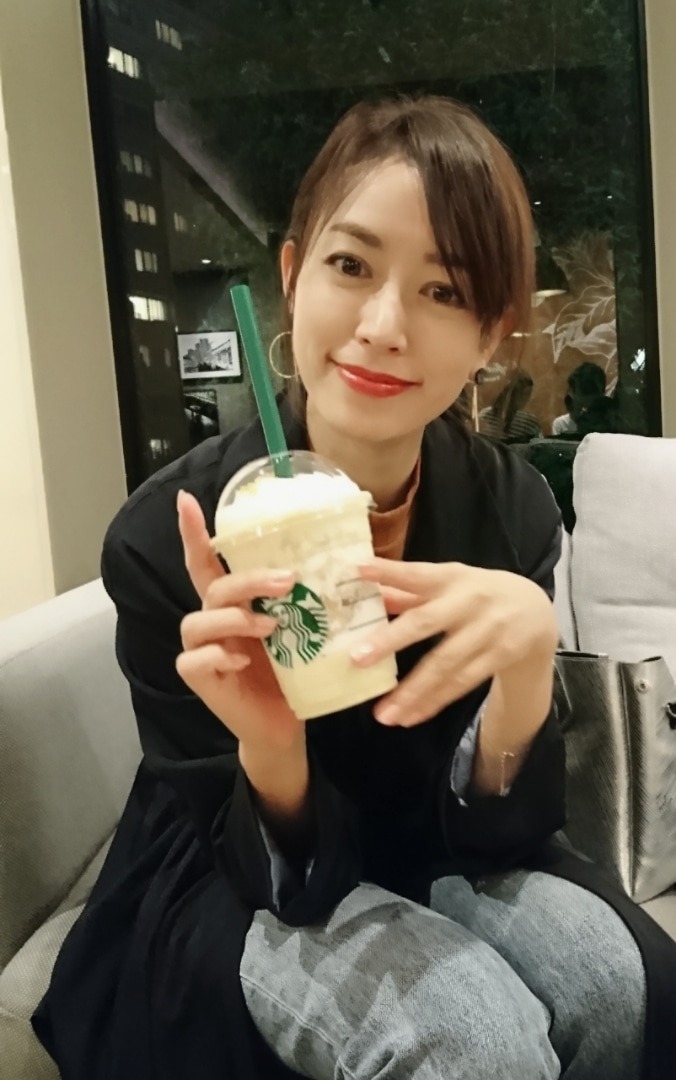 これが44歳のすっぴん 細川直美さん 肌の透明感 と 流行コーデ ニコニコニュース