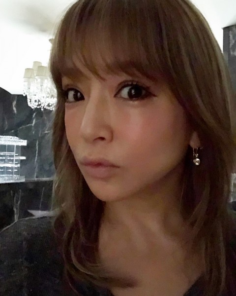 浜崎あゆみ 号泣動画をインスタに掲載 究極のかまってちゃん と辛辣な声も ニコニコニュース