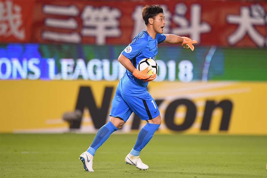 鹿島の韓国人gk 主審の前で相手に蹴り 頭突き 決定的瞬間に韓国衝撃 理解できない ニコニコニュース