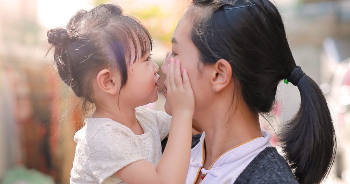 親と子供が口同士で 家族間でキスする親 のドン引き行動3選 ニコニコニュース