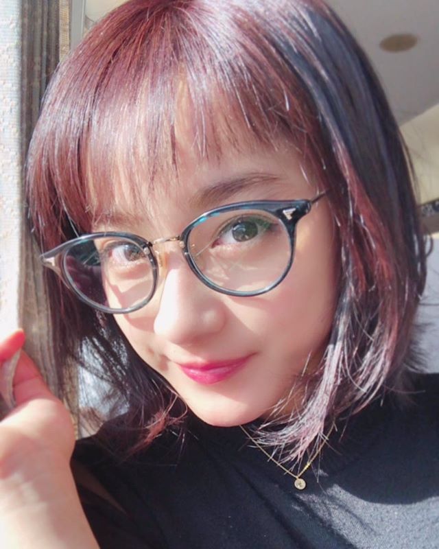 平祐奈 アシメ前髪 アラレちゃん風メガネ姿が可愛すぎっ 愛梨ちゃんに似てる の声も ニコニコニュース