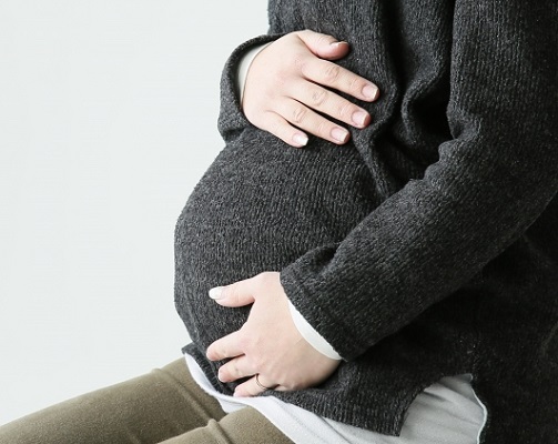 無痛分娩めぐる女性たちの声 楽して産んで愛情持てるの 痛みを耐えてこそ母親なんて根性論は完全に昔の話 ニコニコニュース