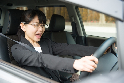 接触してないのに 車に驚いて高齢者が転倒 これも事故なの ニコニコニュース