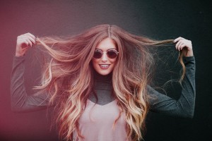 髪の内側がチリチリになる理由とケア方法 ニコニコニュース