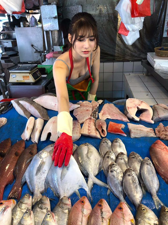 台湾の鮮魚売り場で超絶美人が激写されsnsに拡散し話題になる ニコニコニュース