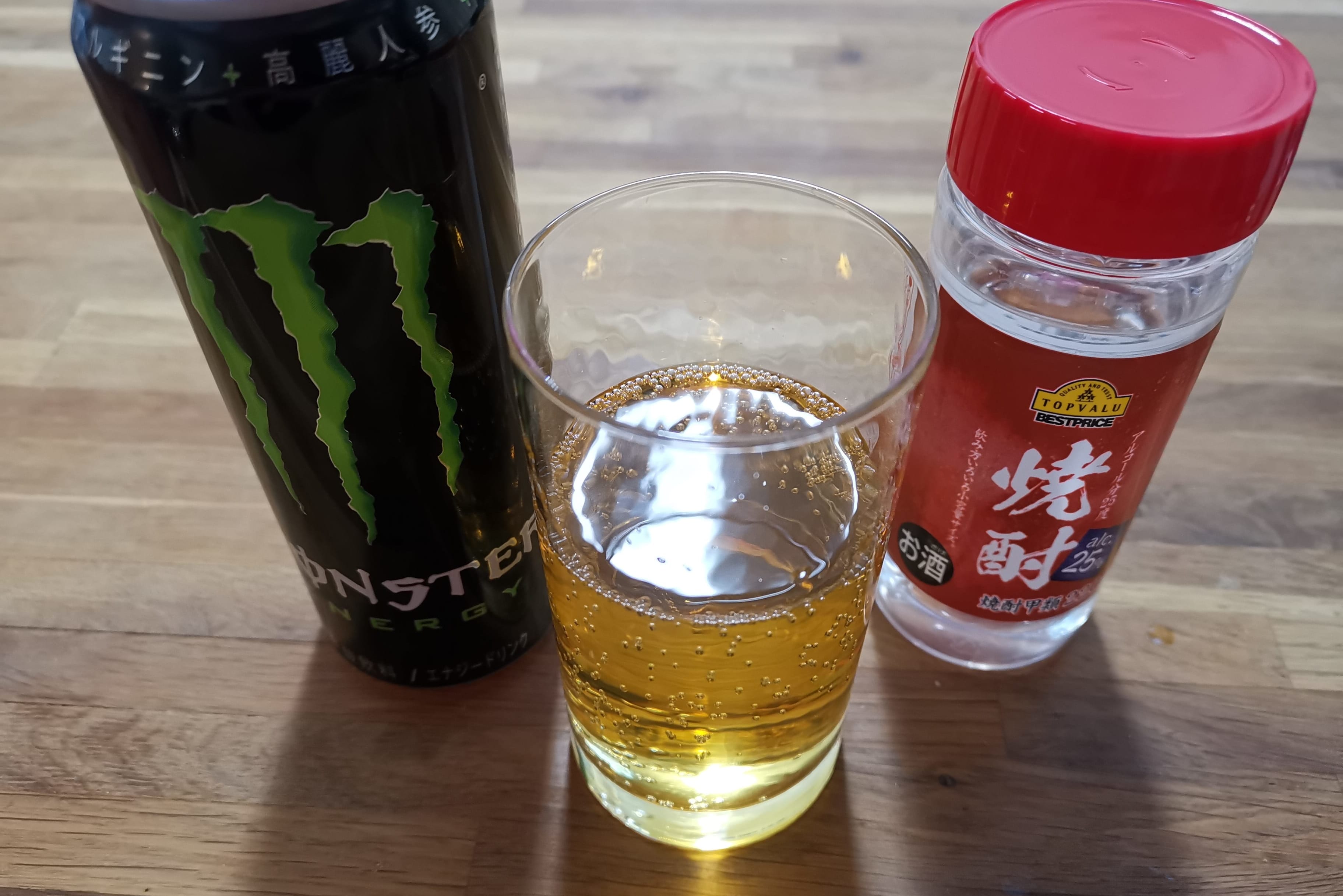 モンスターエナジーを焼酎で割った酒 超神水 が激ウマ 疲労がポンとなくなる感覚に ニコニコニュース