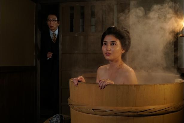 橋本マナミが入浴シーンに挑戦 着ているか 着ていないか絶妙のラインを見てほしい ニコニコニュース